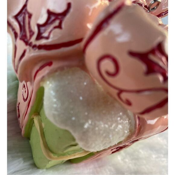 NWOT Christmas Wonderland Cake Holly Ribbon Bow Glitter Icing By Rainbow Inc. - Picture 7 of 8